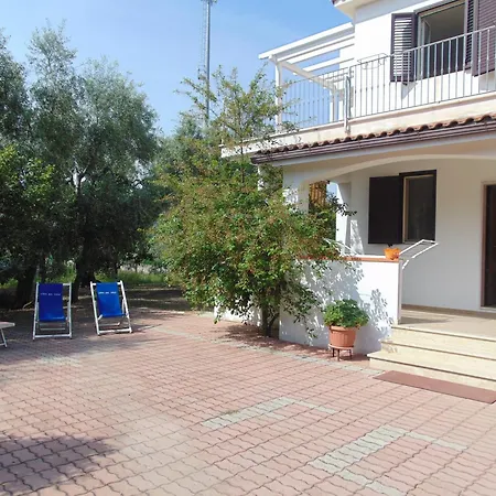 Appartamento In Villa Con Giardino Pizzomunno Apartment
